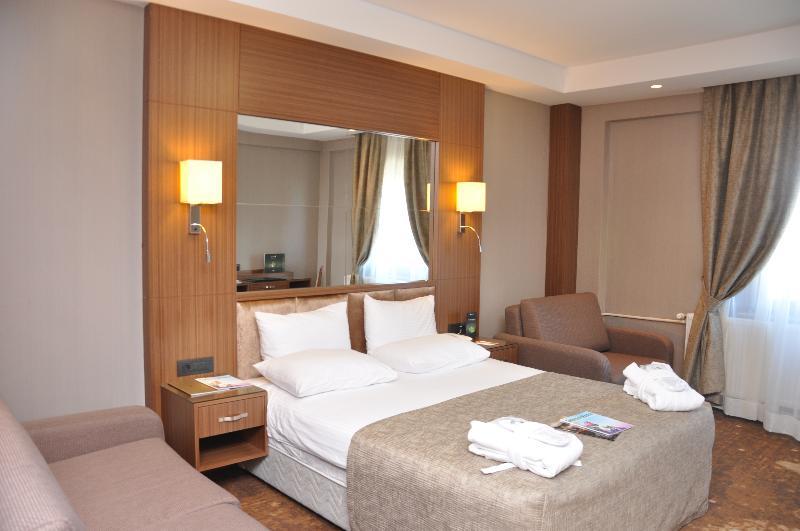 The Green Park Kartepe Exterior photo